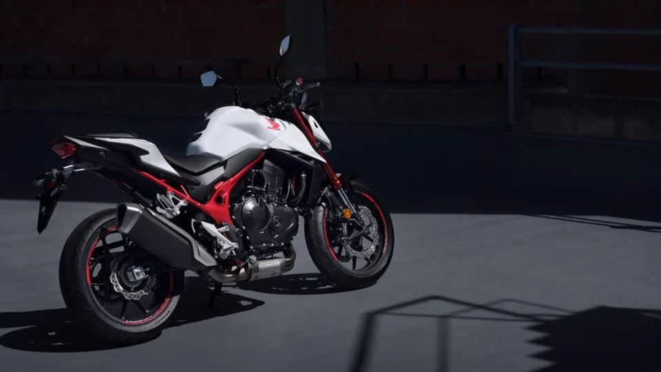 موتورسیکلت هوندا CB750 هورنت